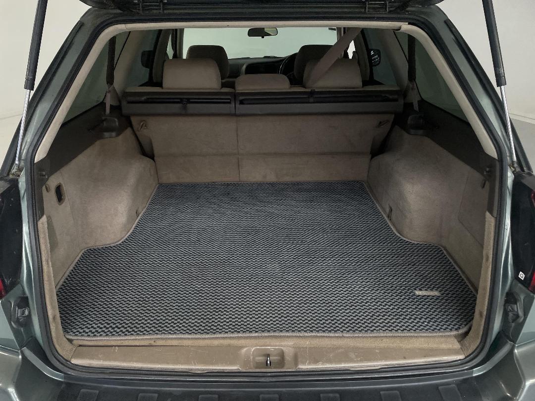 Photo '14' of Subaru Legacy