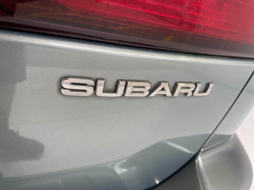 Photo '33' of Subaru Legacy