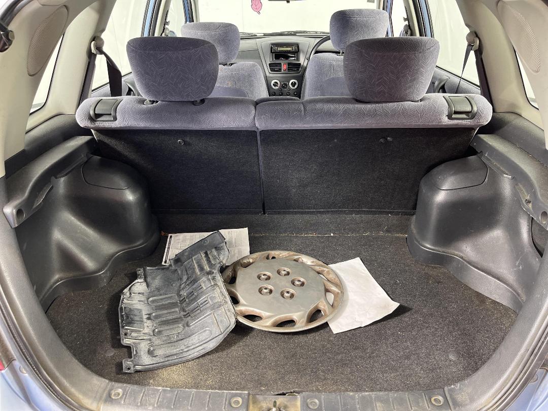 Photo '12' of Suzuki Liana GLX Photo '12' of Suzuki Liana GLX