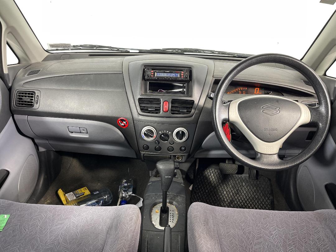 Photo '18' of Suzuki Liana GLX Photo '18' of Suzuki Liana GLX