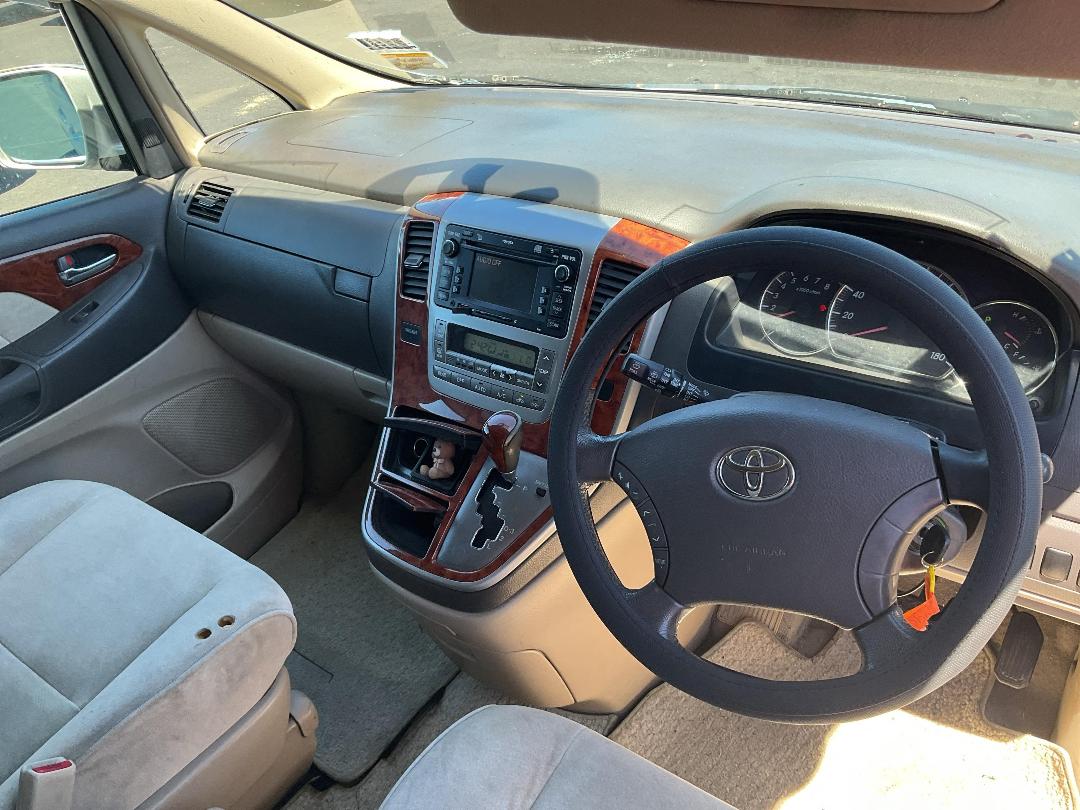 Photo '10' of Toyota Alphard G