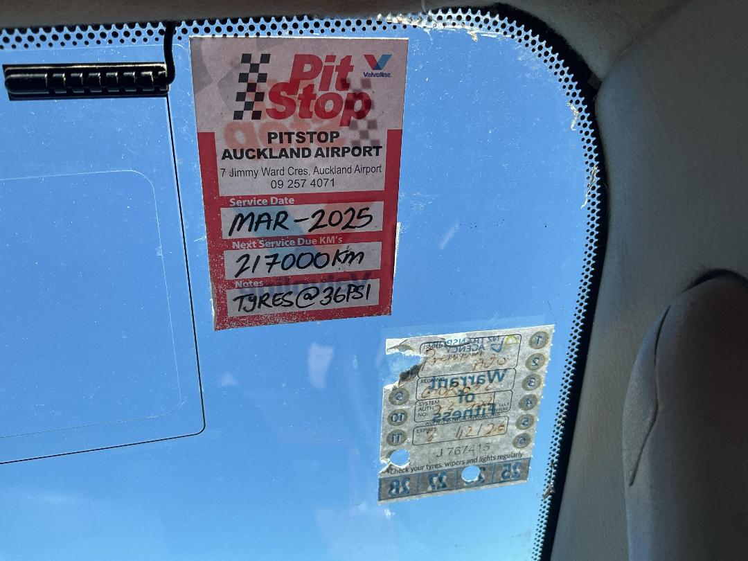 Photo '15' of Toyota Alphard G