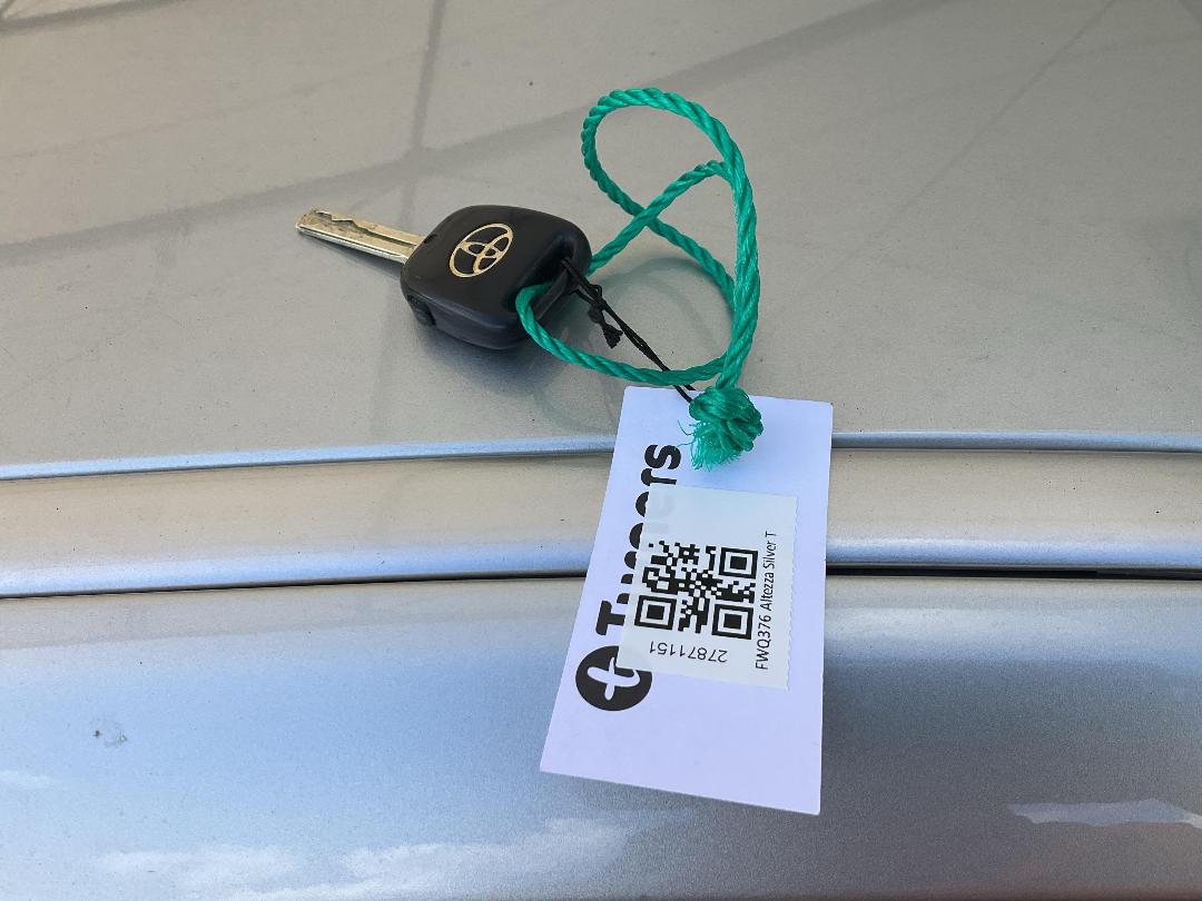 Photo '11' of Toyota Altezza Gita Photo '11' of Toyota Altezza Gita