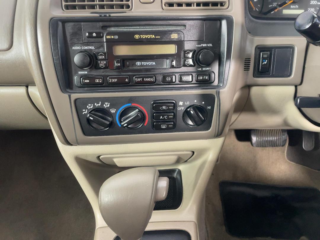 Photo '18' of Toyota Avalon Photo '18' of Toyota Avalon