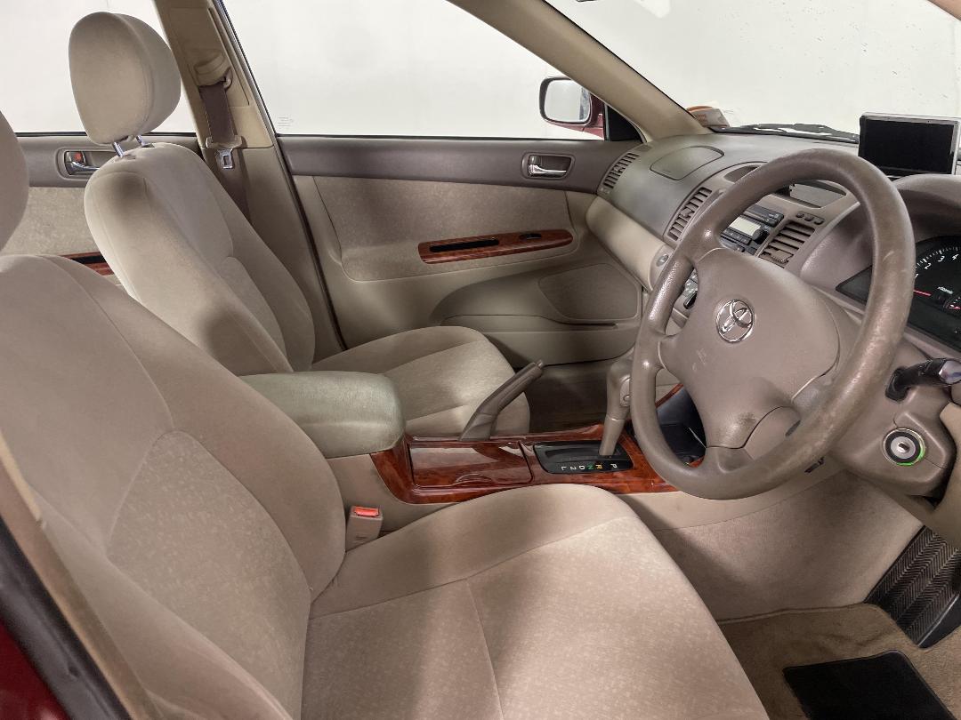 Photo '16' of Toyota Camry Photo '16' of Toyota Camry