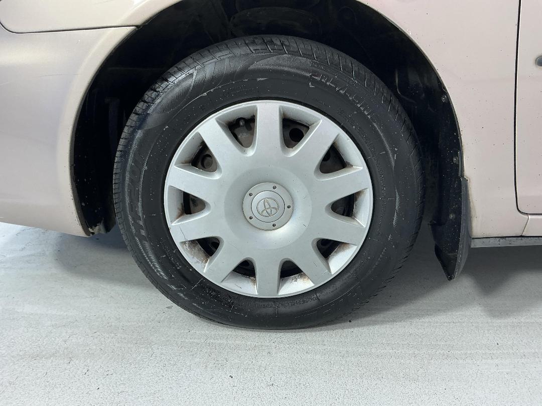 Photo '10' of Toyota Camry