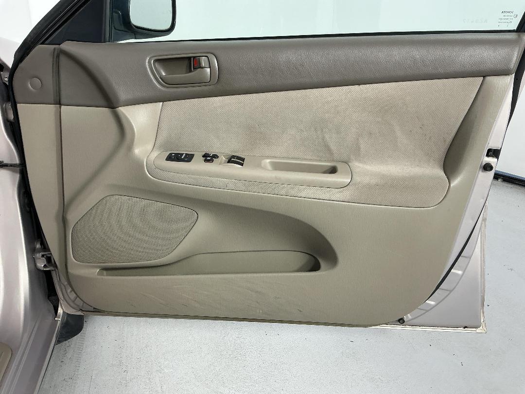 Photo '15' of Toyota Camry