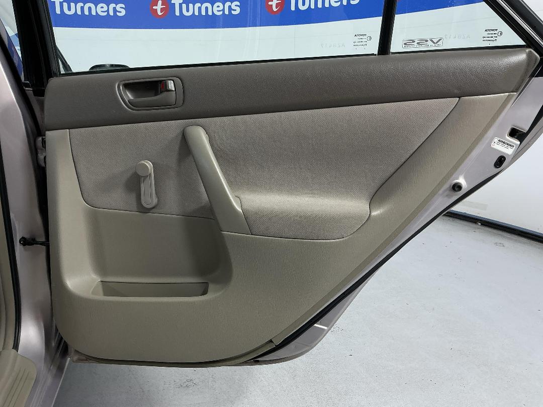 Photo '19' of Toyota Camry