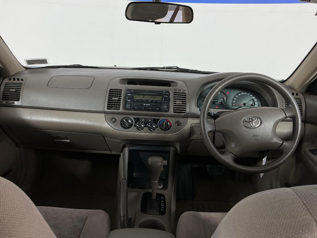 Photo '17' of Toyota Camry