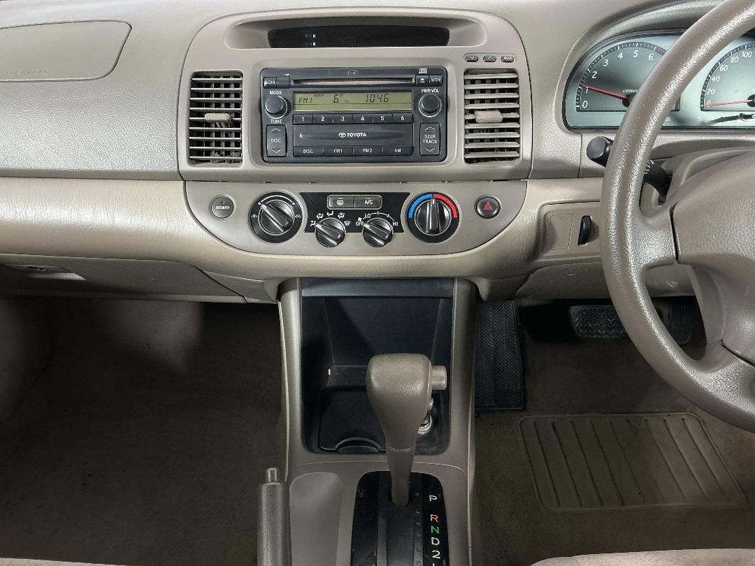 Photo '18' of Toyota Camry