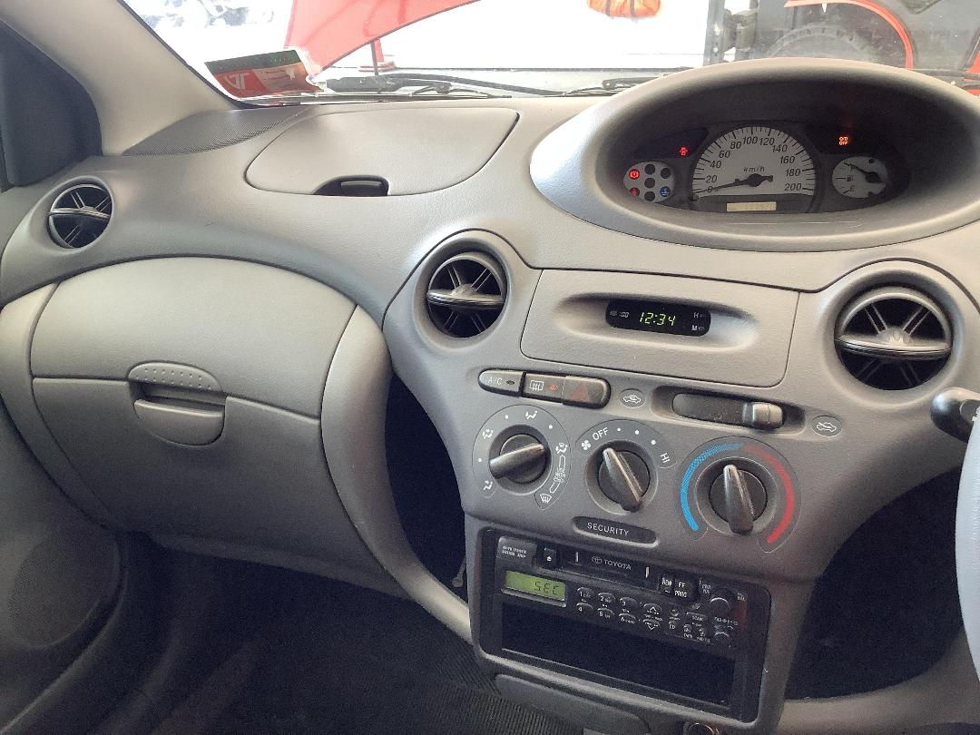 Photo '16' of Toyota Echo Photo '16' of Toyota Echo