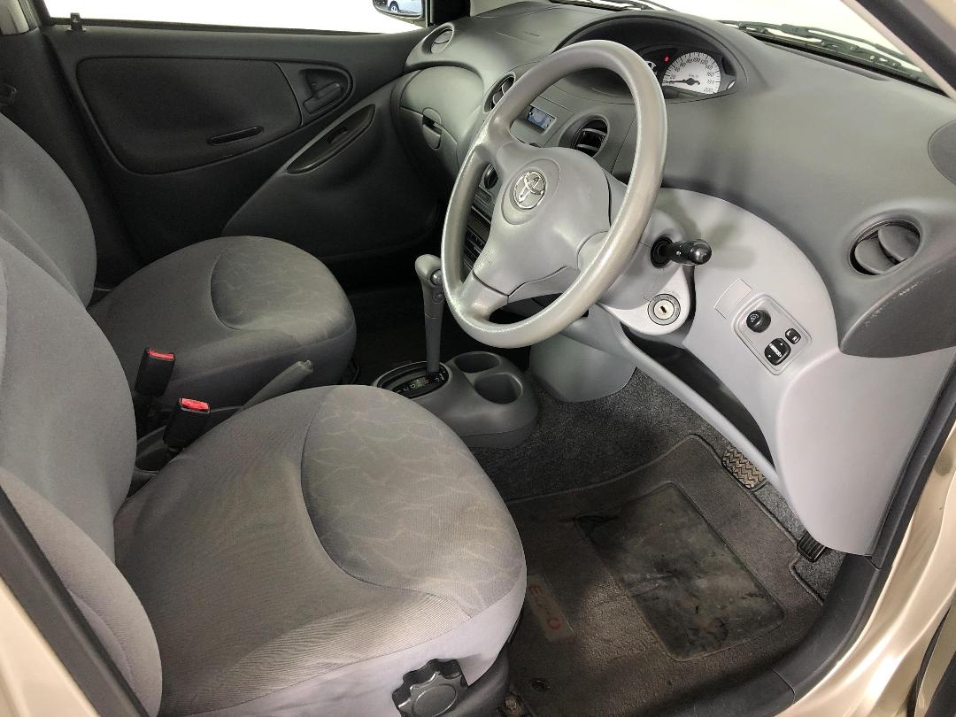 Photo '16' of Toyota Echo