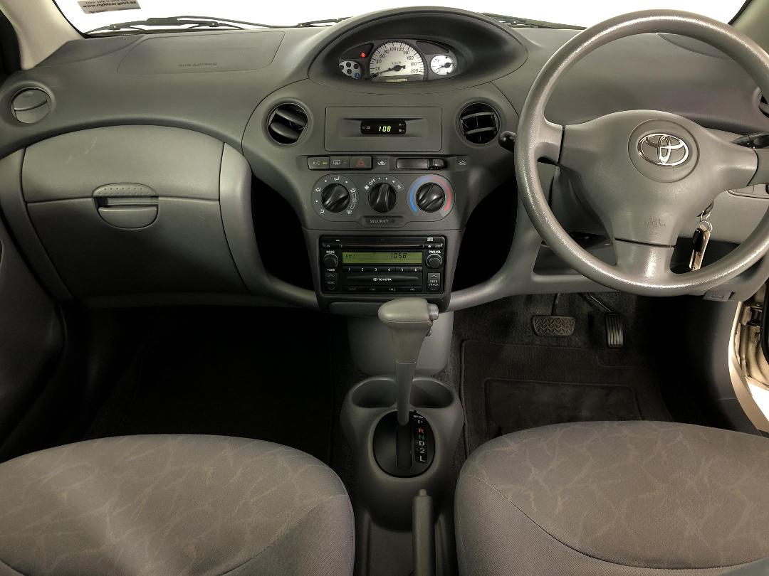 Photo '17' of Toyota Echo