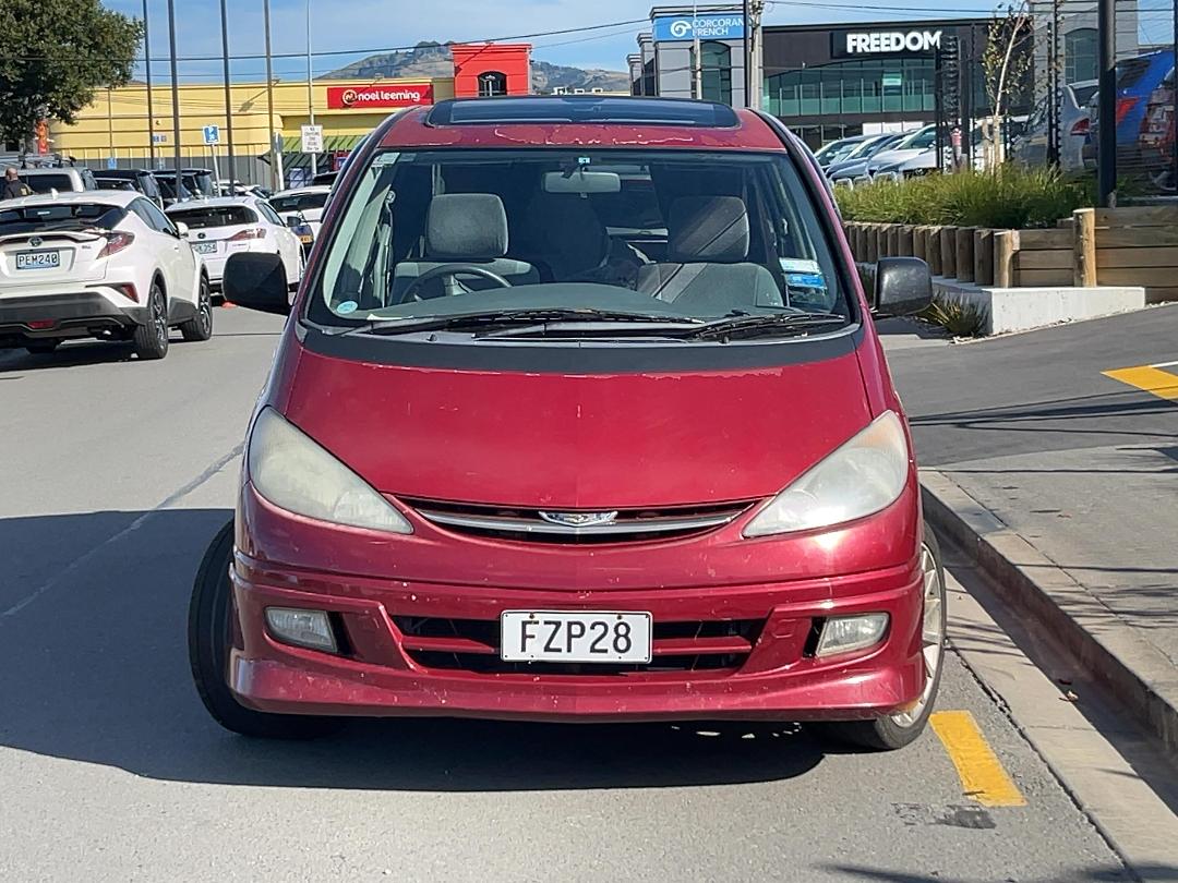 Photo '2' of Toyota Estima Aeras