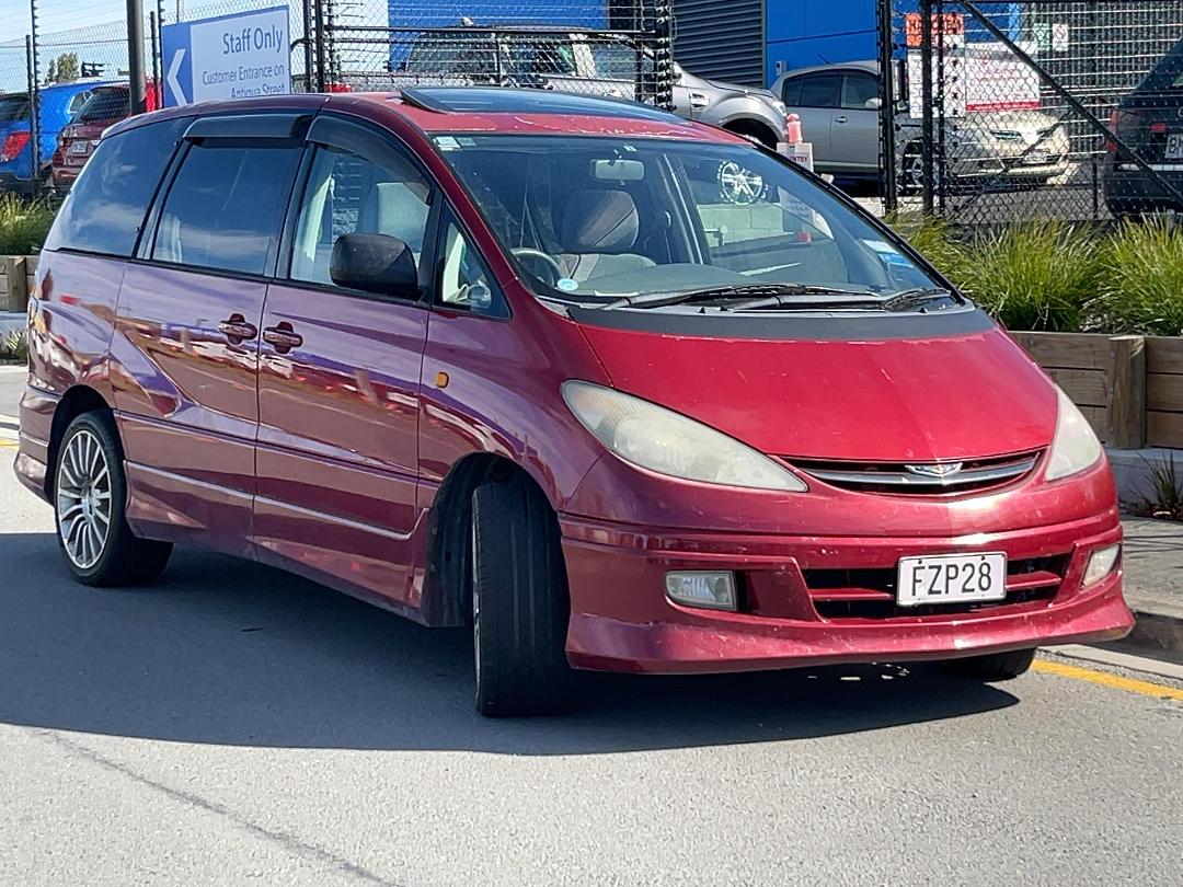 Photo '3' of Toyota Estima Aeras