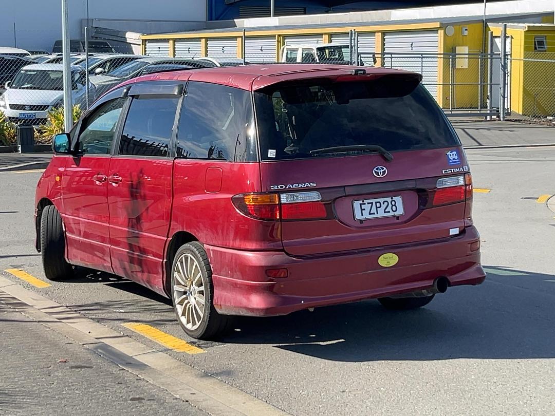 Photo '6' of Toyota Estima Aeras
