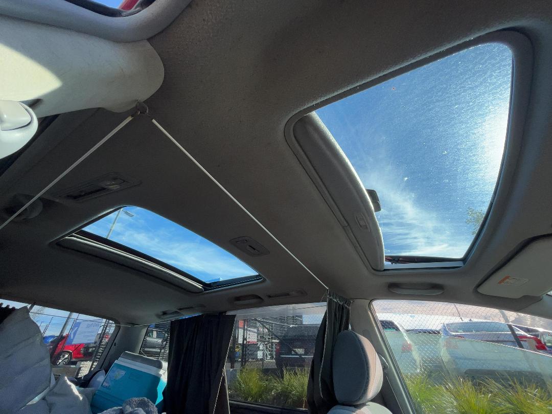 Photo '15' of Toyota Estima Aeras