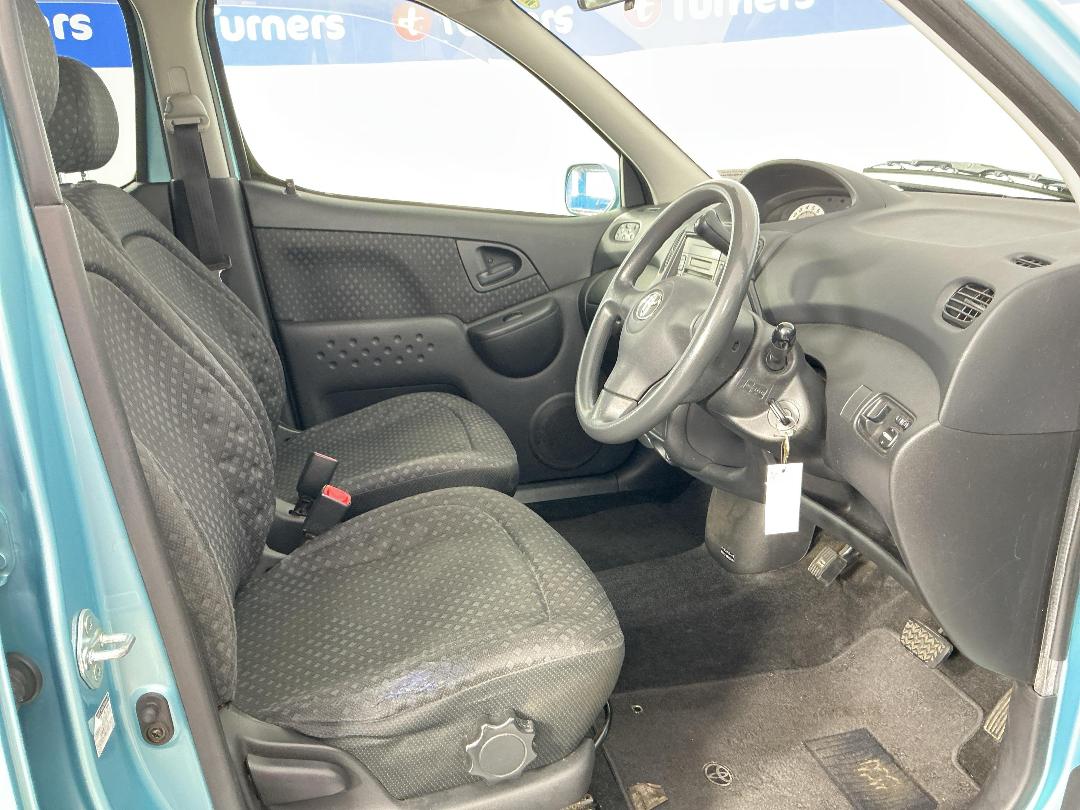 Photo '16' of Toyota Funcargo