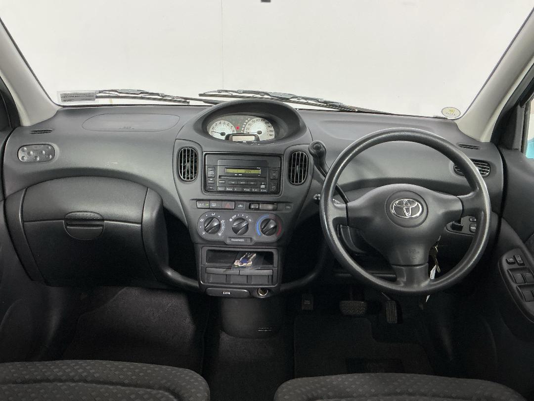 Photo '17' of Toyota Funcargo