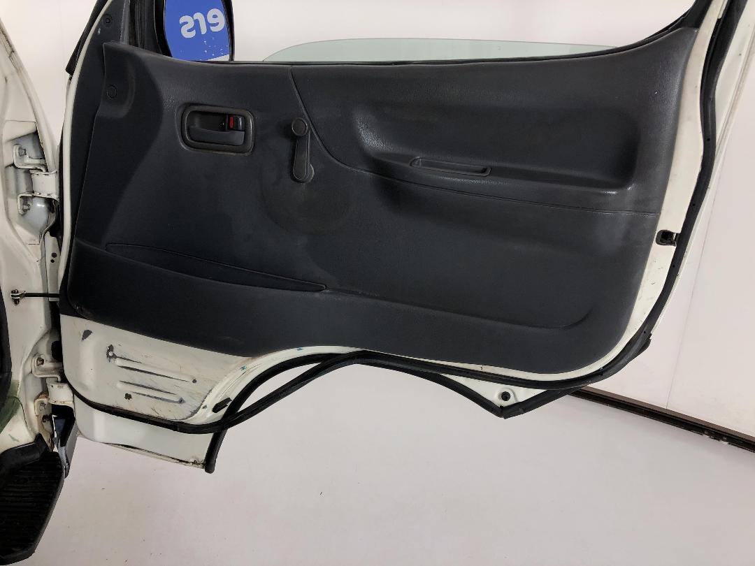 Photo '15' of Toyota Hiace Photo '15' of Toyota Hiace