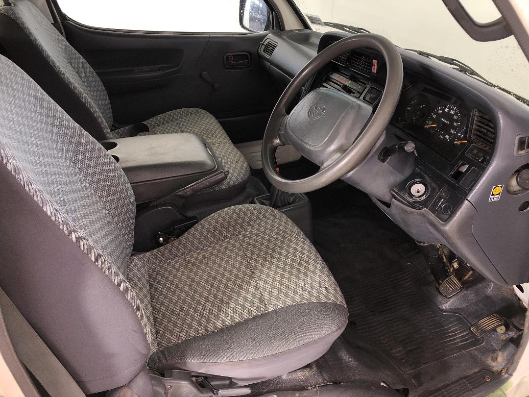 Photo '16' of Toyota Hiace Photo '16' of Toyota Hiace