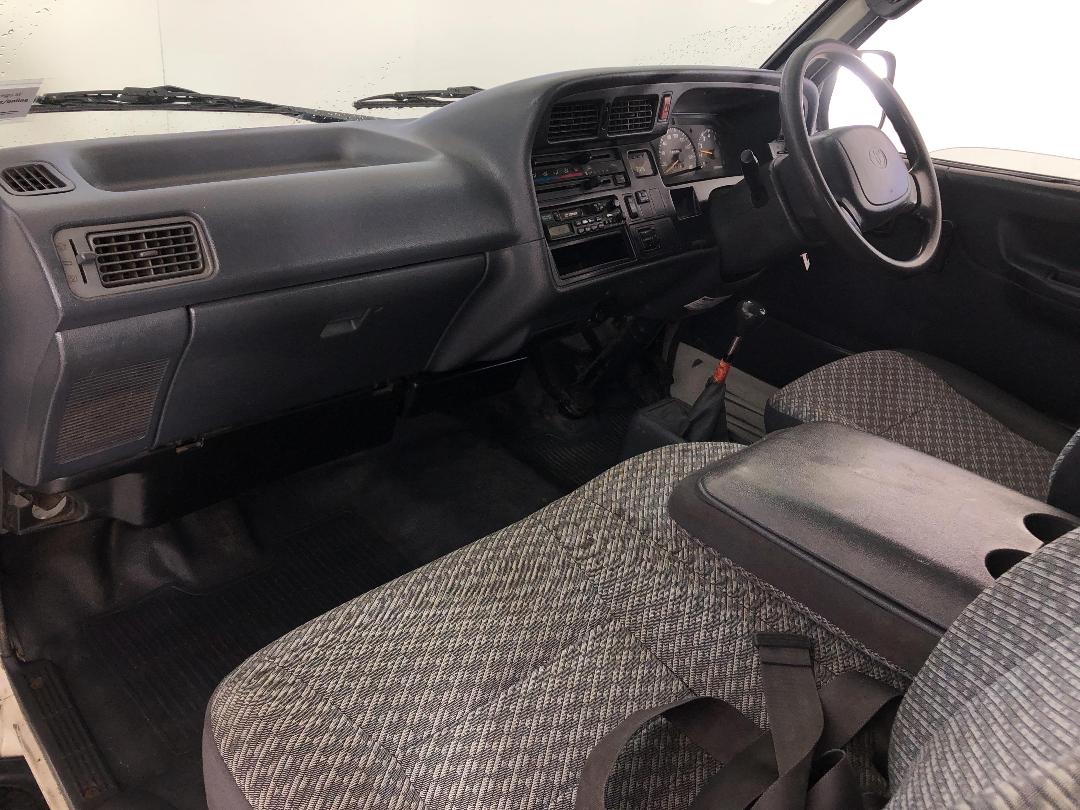 Photo '17' of Toyota Hiace Photo '17' of Toyota Hiace