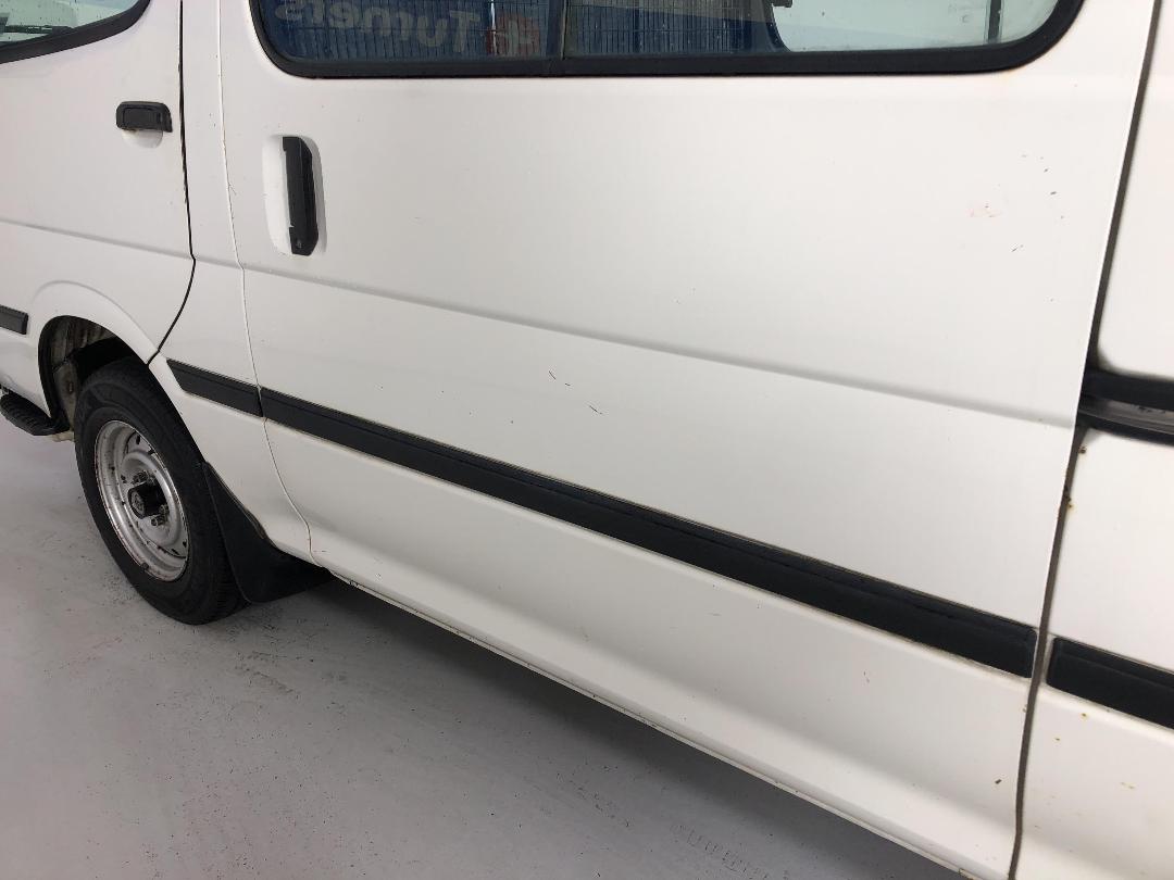 Photo '24' of Toyota Hiace Photo '24' of Toyota Hiace