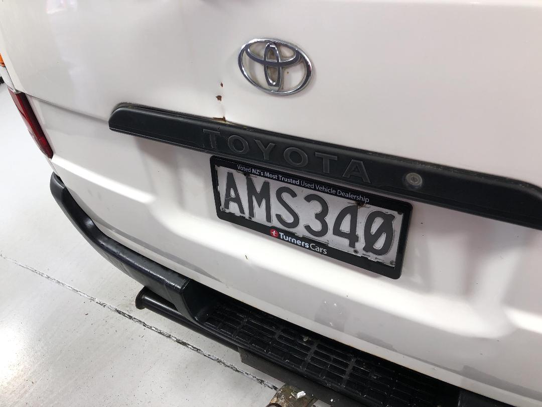 Photo '27' of Toyota Hiace Photo '27' of Toyota Hiace