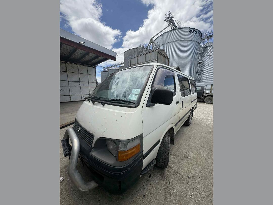 Photo '2' of Toyota Hiace ZR Photo '2' of Toyota Hiace ZR