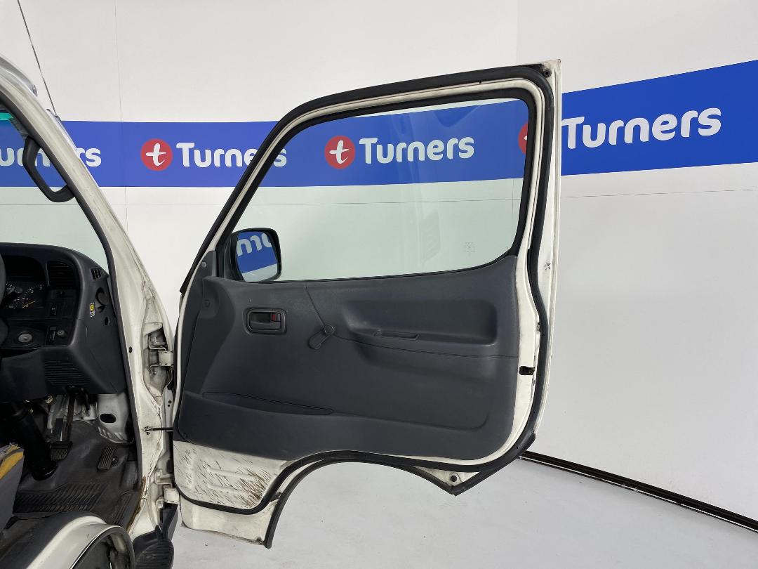 Photo '15' of Toyota Hiace