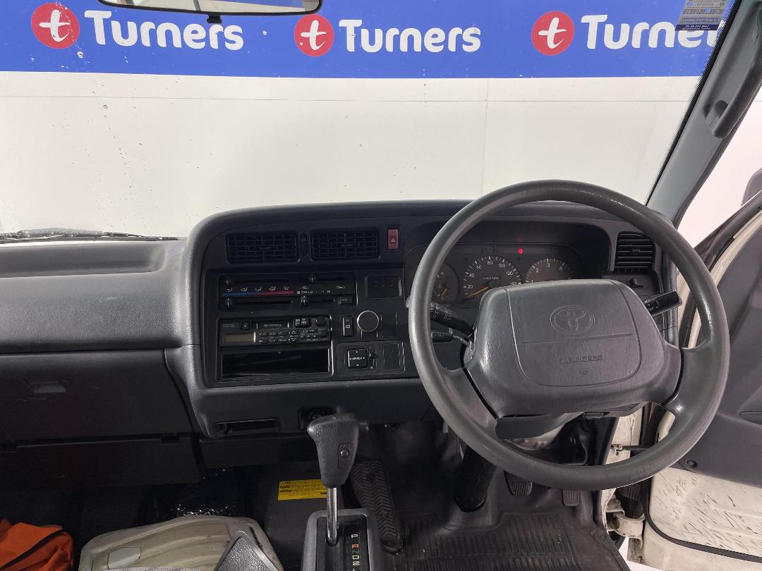 Photo '18' of Toyota Hiace