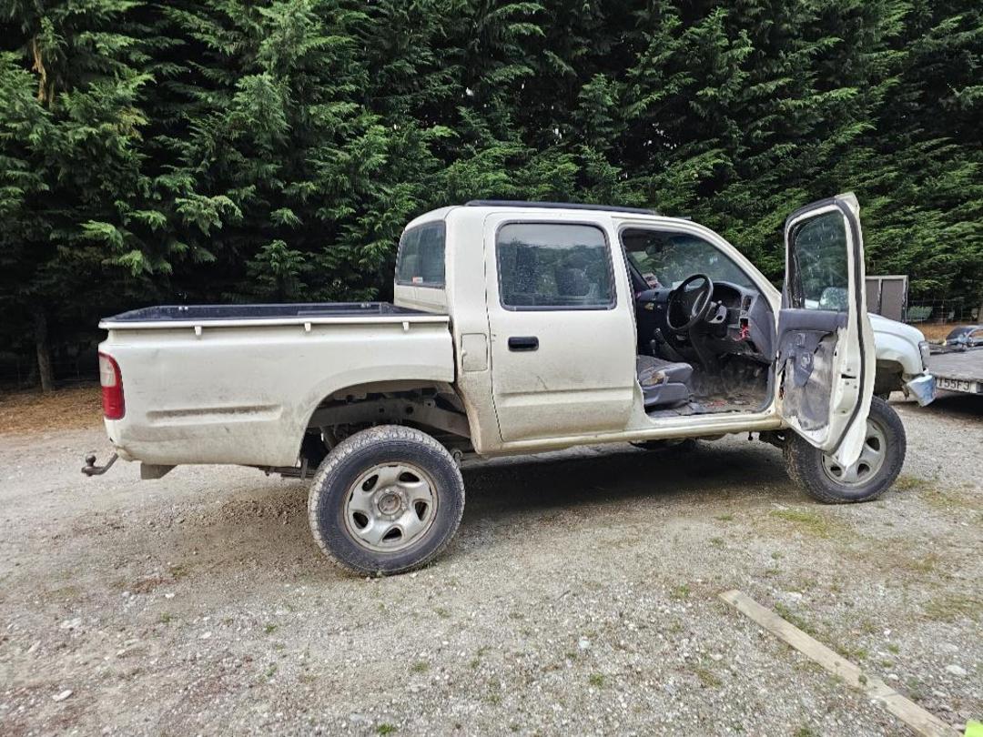 Photo '3' of Toyota Hilux D/C Photo '3' of Toyota Hilux D/C