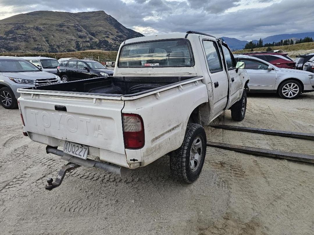 Photo '7' of Toyota Hilux D/C Photo '7' of Toyota Hilux D/C