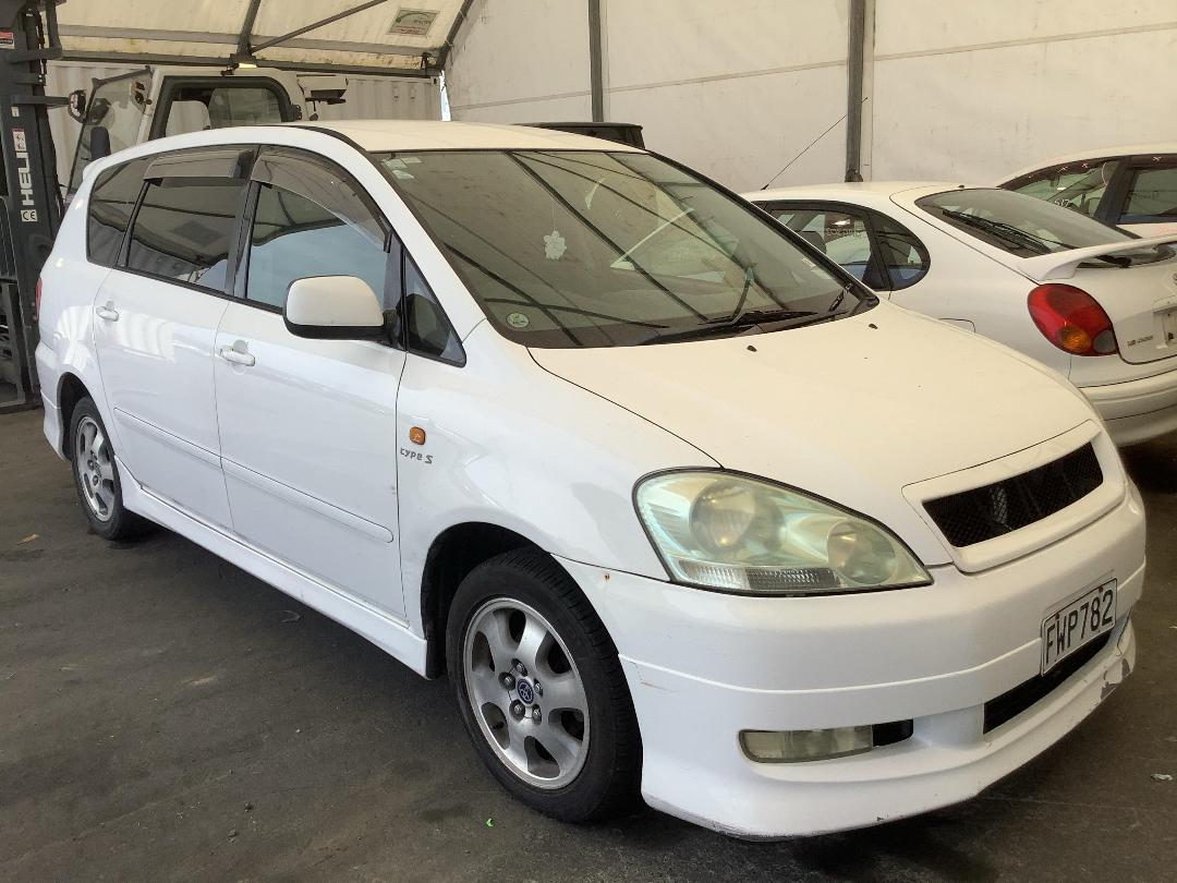 Photo '4' of Toyota Ipsum Photo '4' of Toyota Ipsum