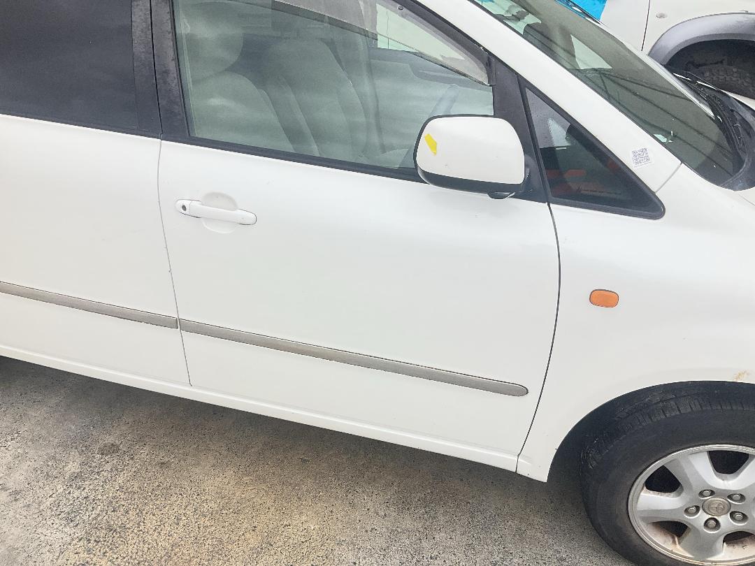 Photo '3' of Toyota Ipsum Photo '3' of Toyota Ipsum