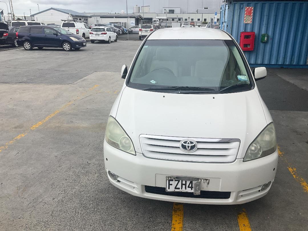 Photo '5' of Toyota Ipsum Photo '5' of Toyota Ipsum