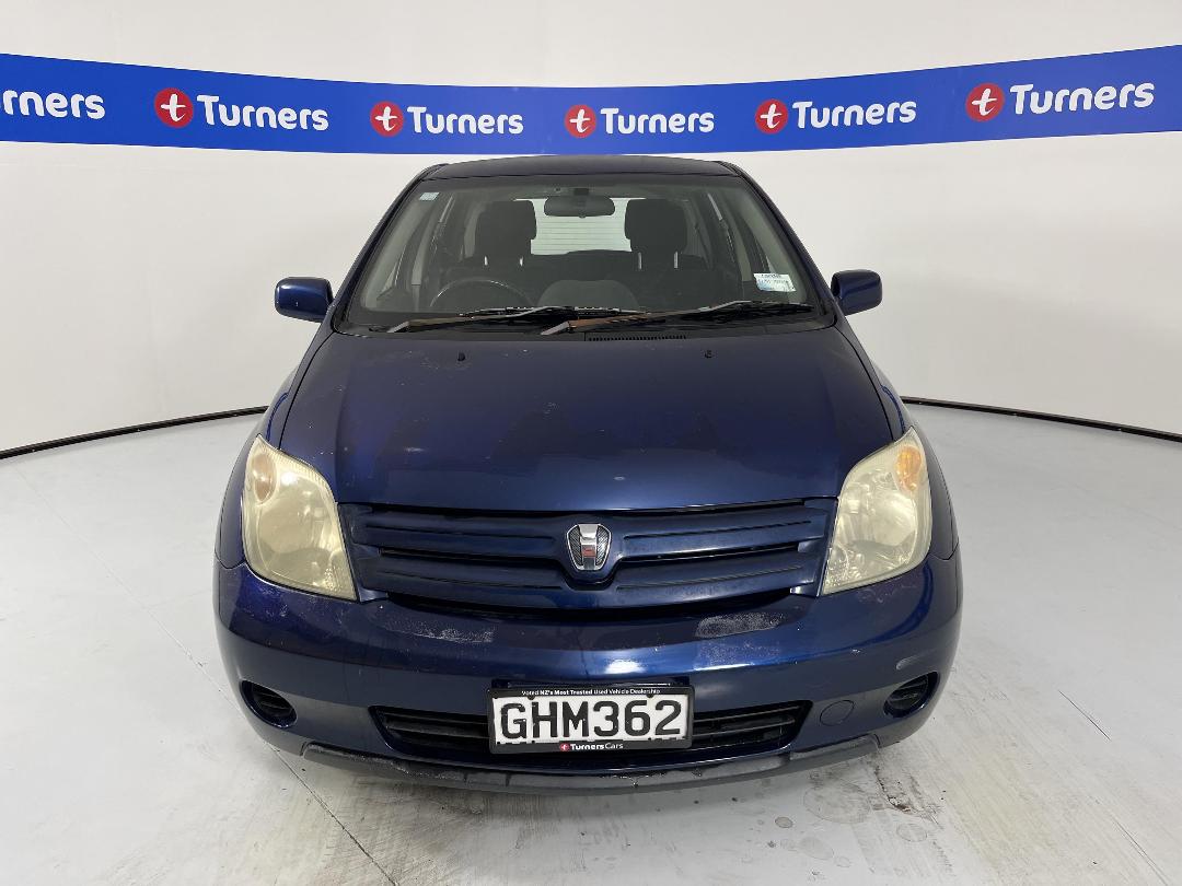 Photo '2' of Toyota IST