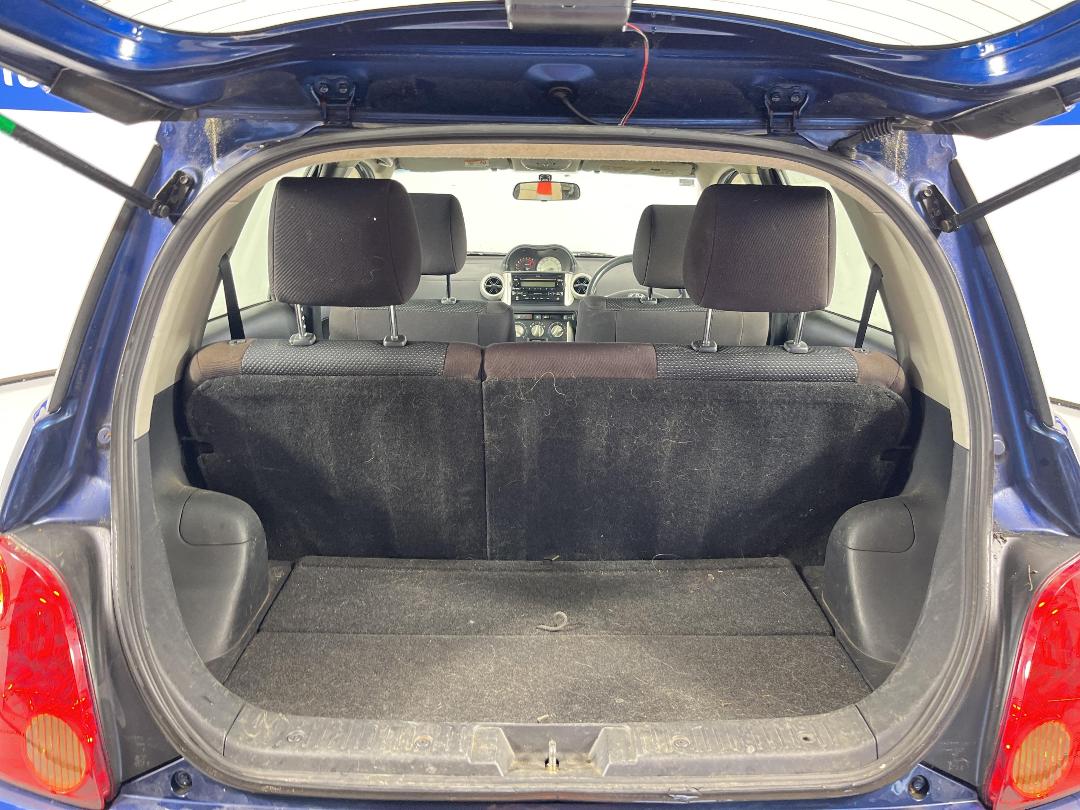 Photo '14' of Toyota IST