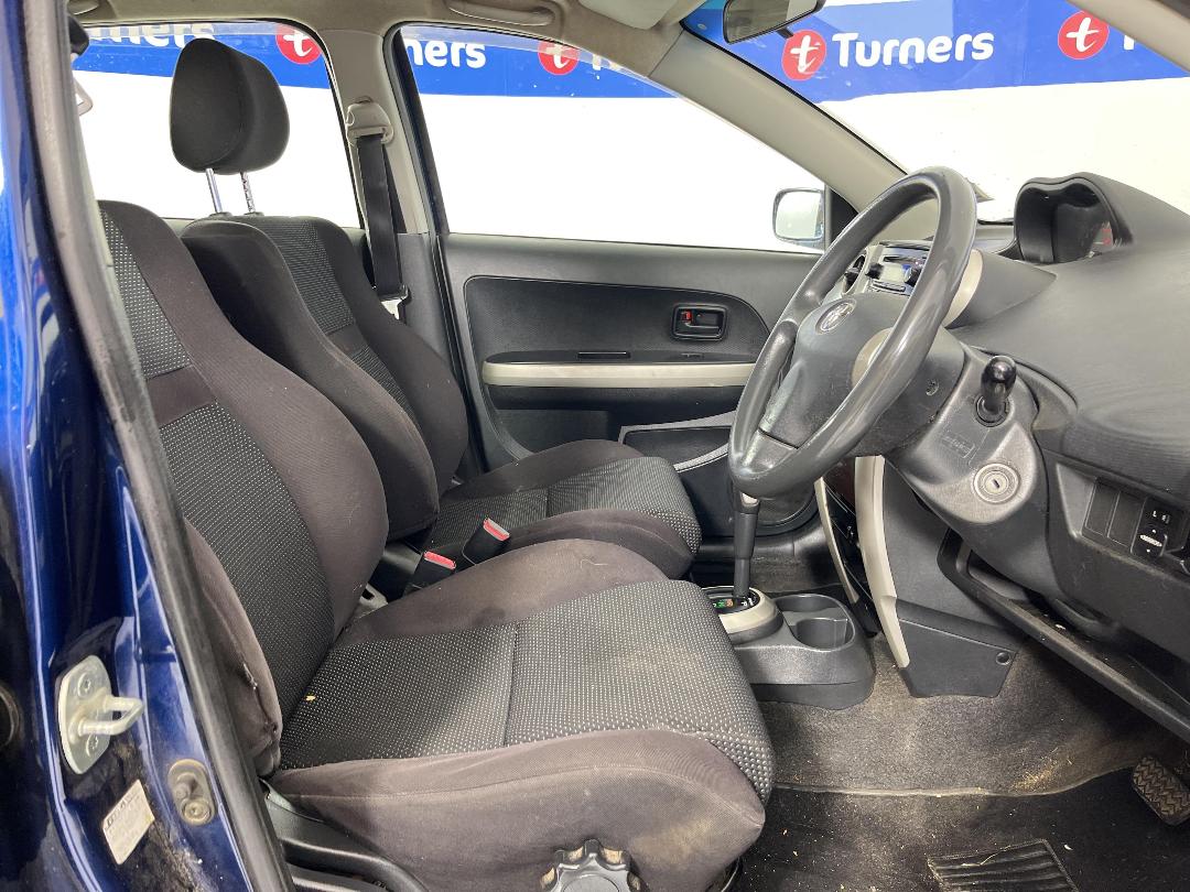 Photo '16' of Toyota IST