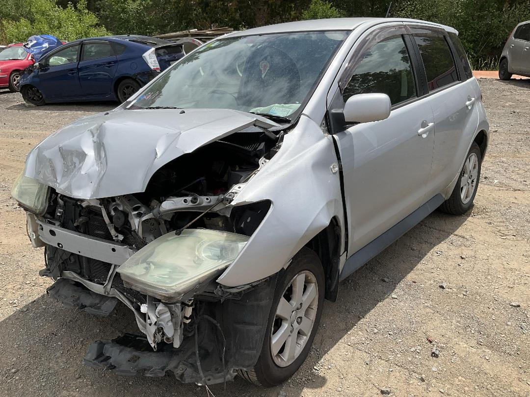 Photo '4' of Toyota IST Photo '4' of Toyota IST