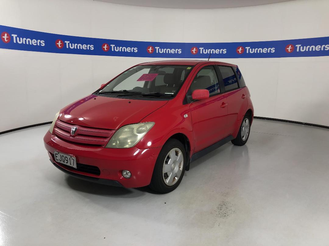 Photo '4' of Toyota IST Photo '4' of Toyota IST