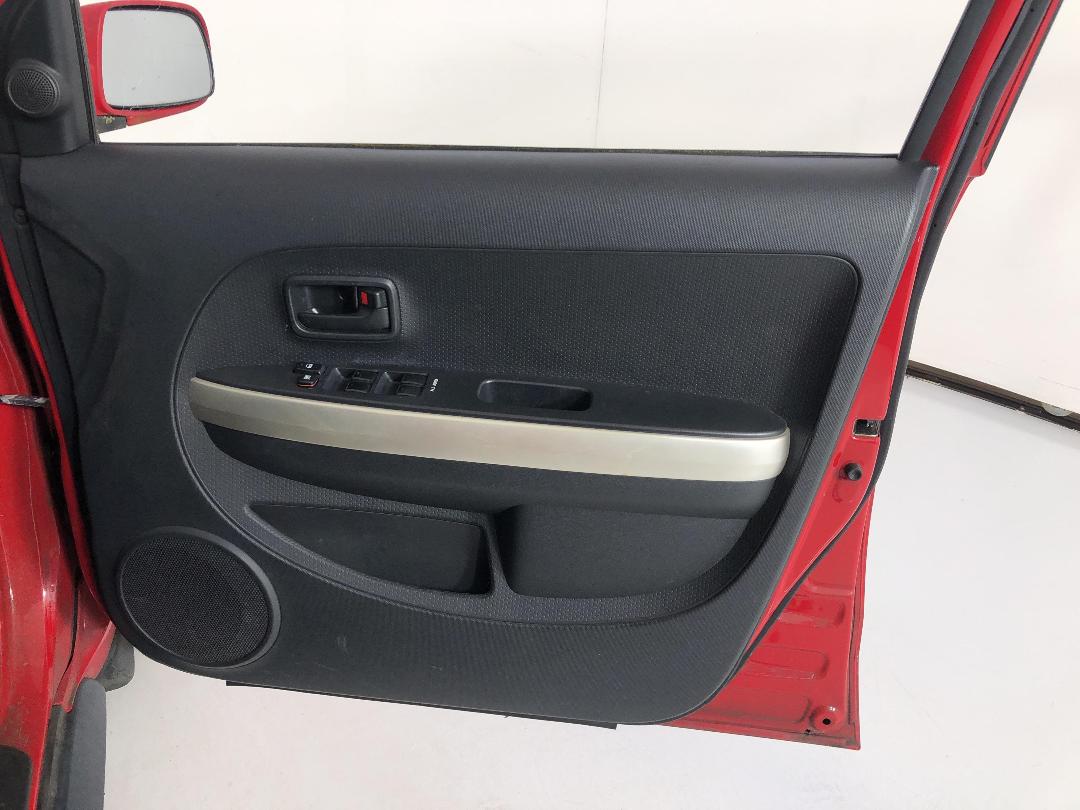 Photo '13' of Toyota IST Photo '13' of Toyota IST