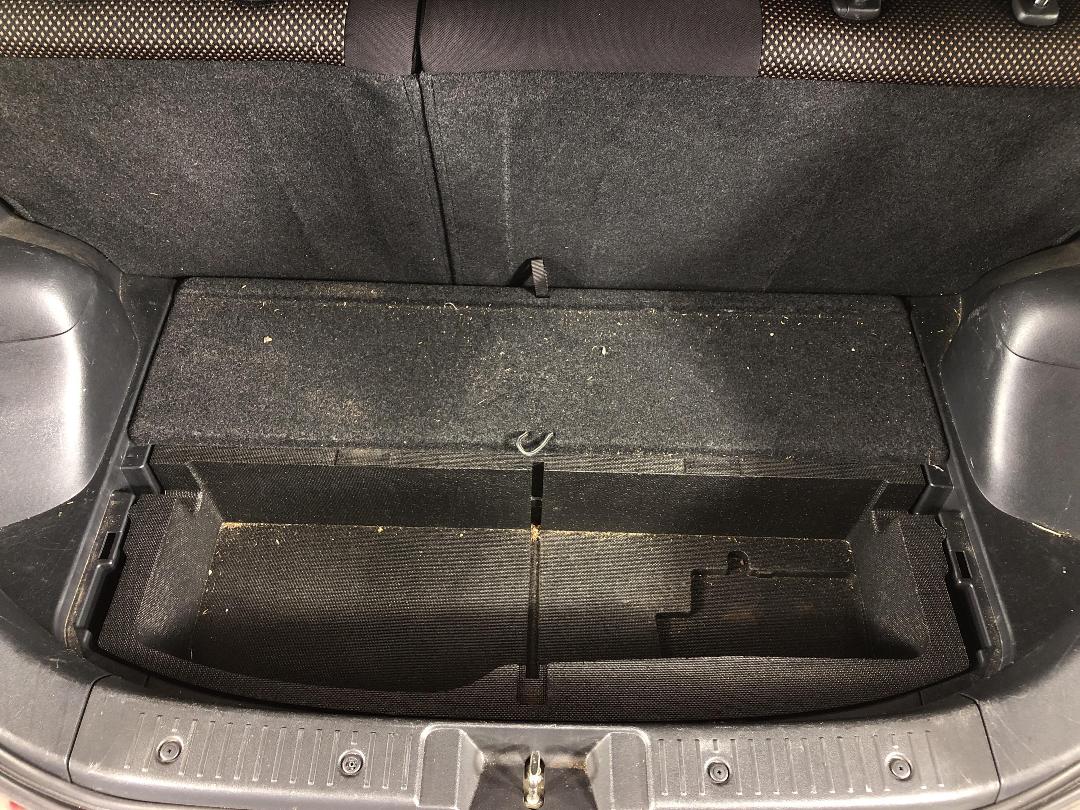 Photo '12' of Toyota IST Photo '12' of Toyota IST