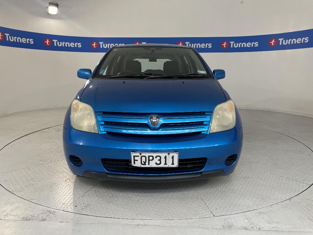 Photo '2' of Toyota IST Photo '2' of Toyota IST