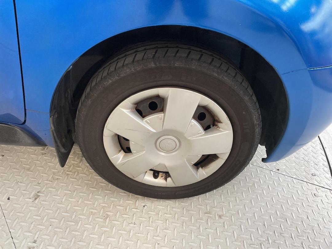 Photo '9' of Toyota IST Photo '9' of Toyota IST