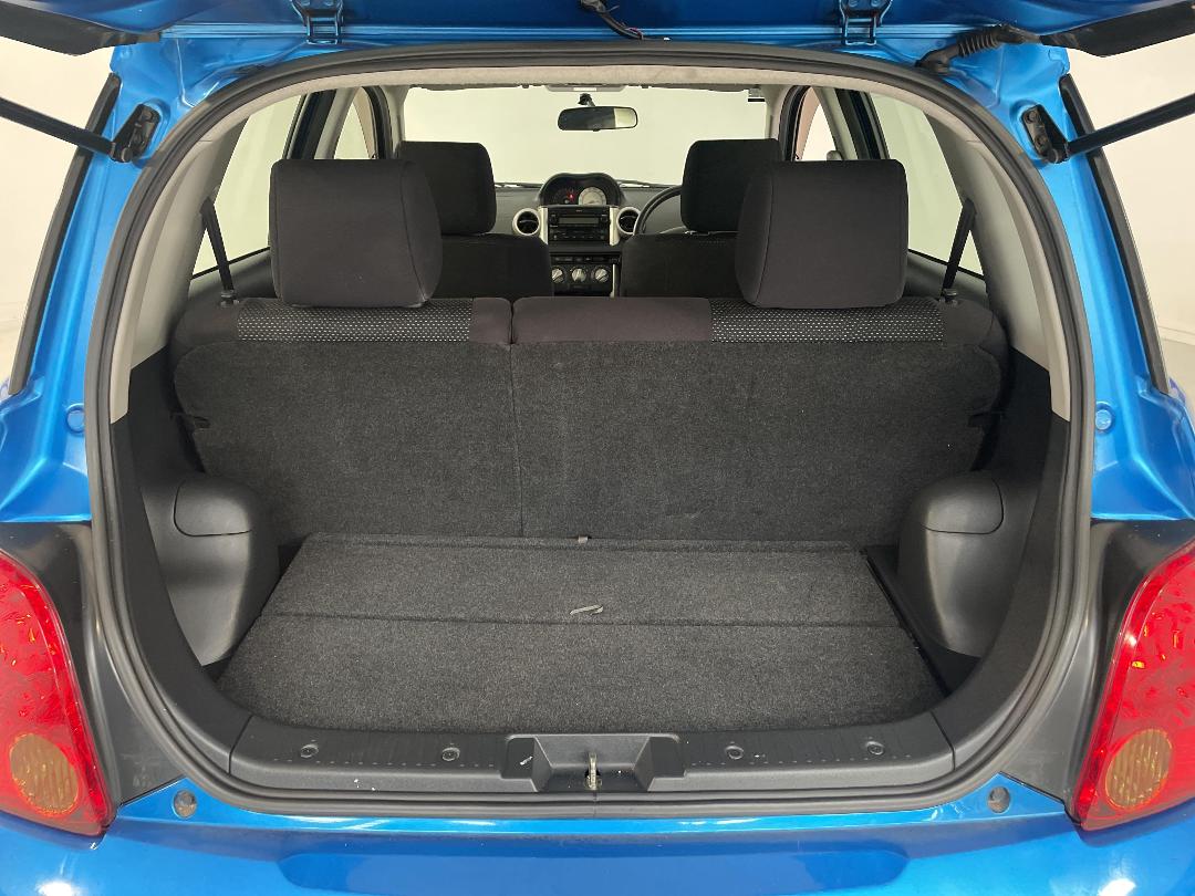 Photo '14' of Toyota IST Photo '14' of Toyota IST