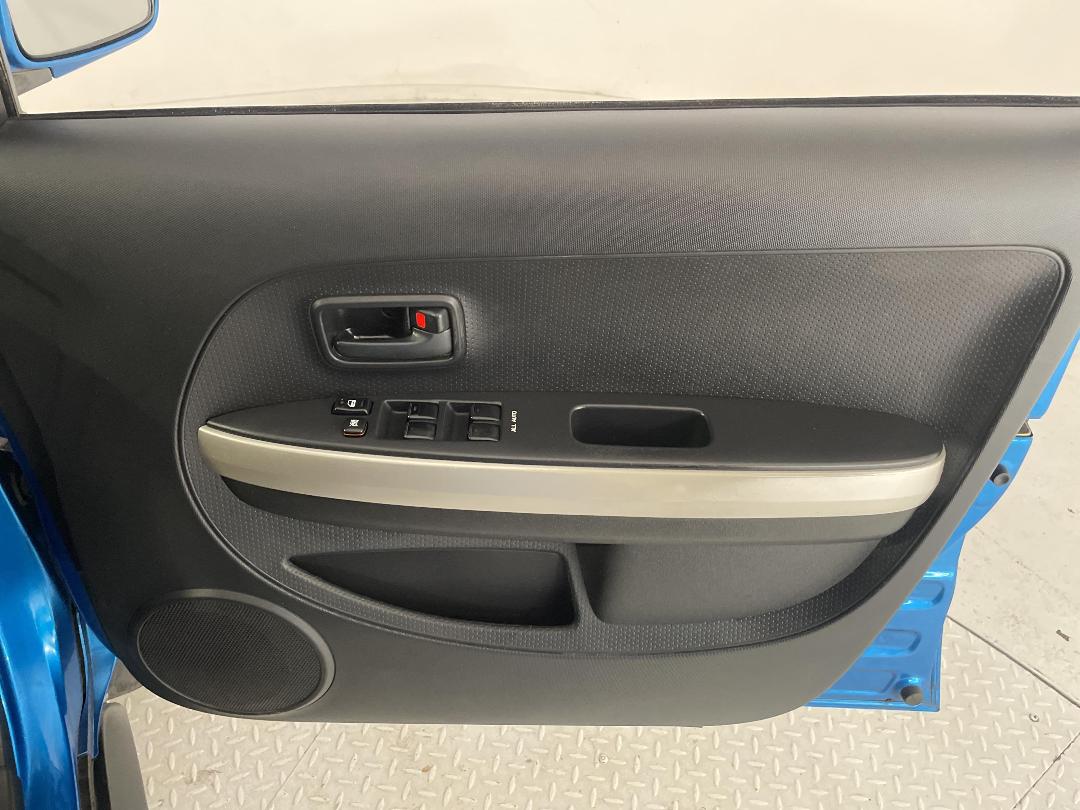 Photo '15' of Toyota IST Photo '15' of Toyota IST