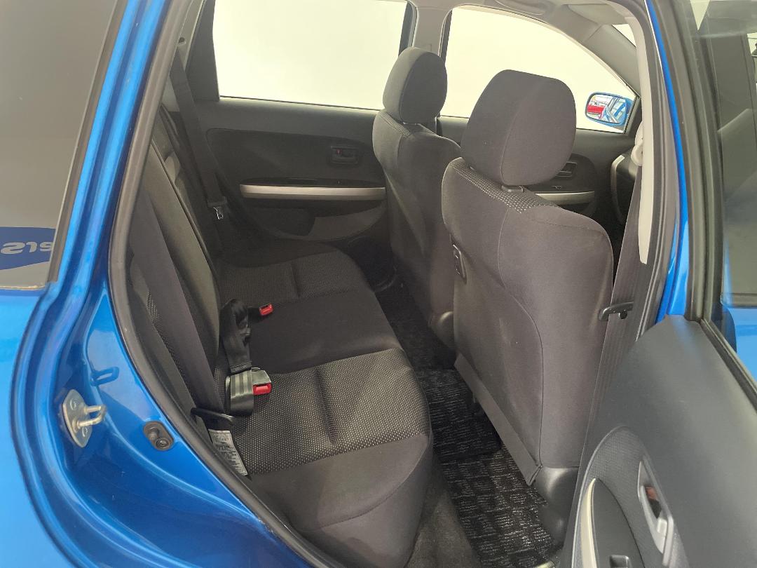 Photo '20' of Toyota IST Photo '20' of Toyota IST