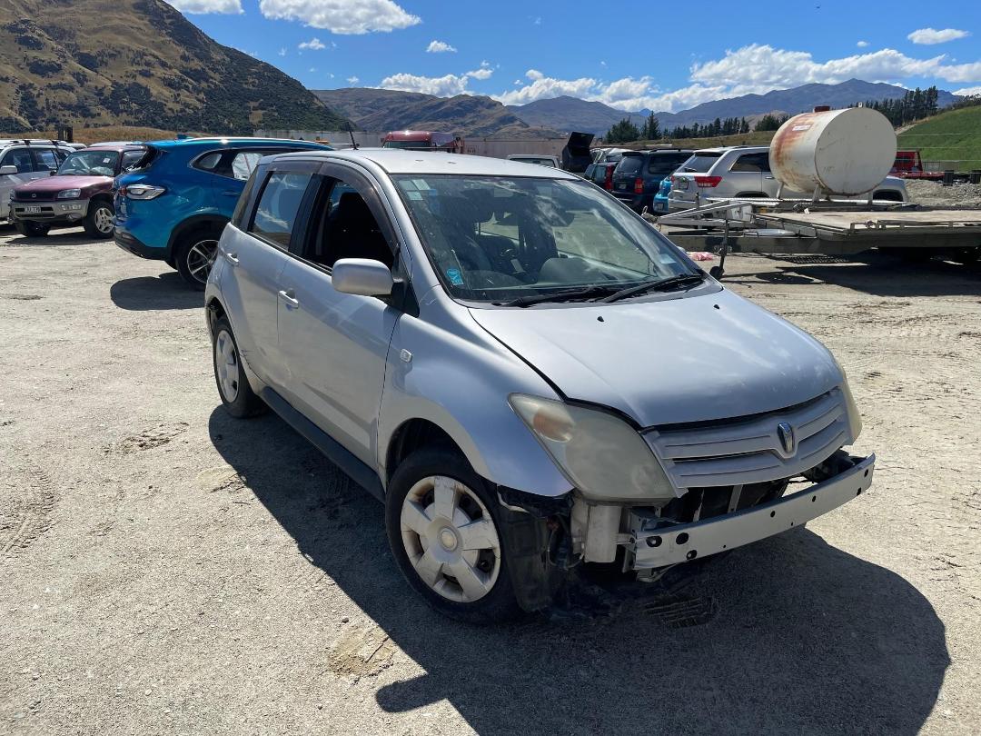 Photo '2' of Toyota IST Photo '2' of Toyota IST