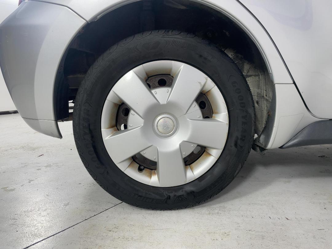 Photo '12' of Toyota IST Photo '12' of Toyota IST